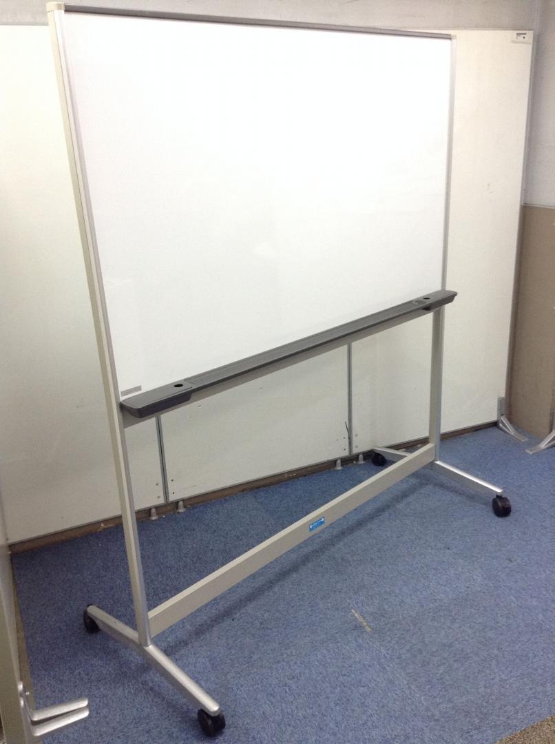 【トップメーカー製】珍しいサイズの自立式ホワイトボードです。
                        その他シリーズ
                                    中古
            
