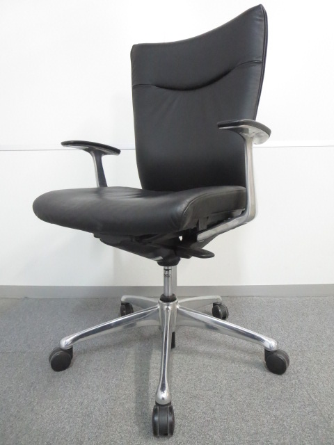 【倉庫内在庫品】[3脚入荷!!]岡村製作所(okamura) フィーゴチェア(feego) 革張り×ブラック■先進のエルゴノミクスに秘められた快適な座り心地とスタイリッシュなデザイン[革張り] 
                        フィーゴ
                                    中古
            
