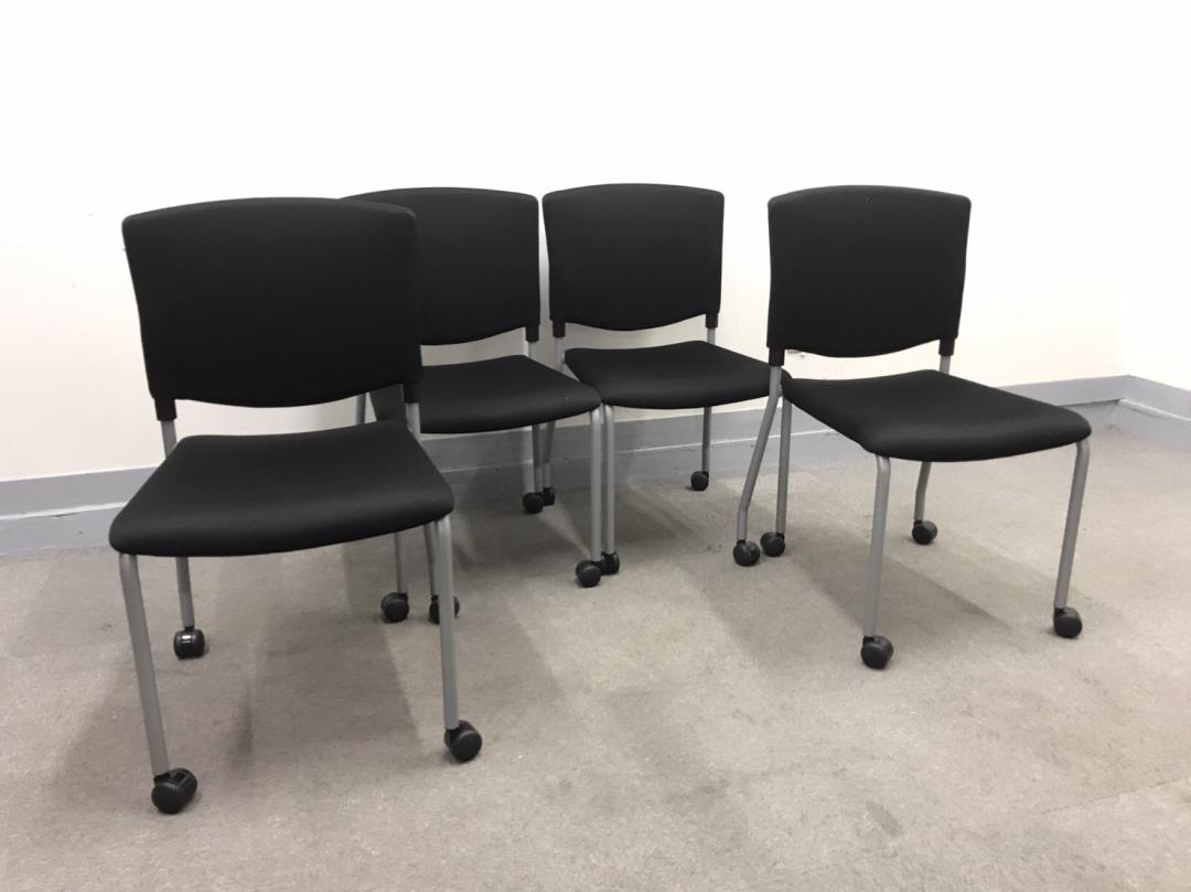 【KS】[お得な四脚セット][状態良好]会議椅子　ミーティングチェア　ブラック　キャスター付き
                        その他シリーズ
                                    中古
            