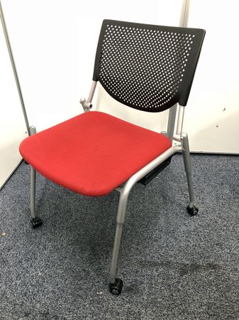 【オシャレなカラー】キャスター付きで移動もらくらく！【オカムラ/プロスタック】
                        プロスタック
                                    中古
            