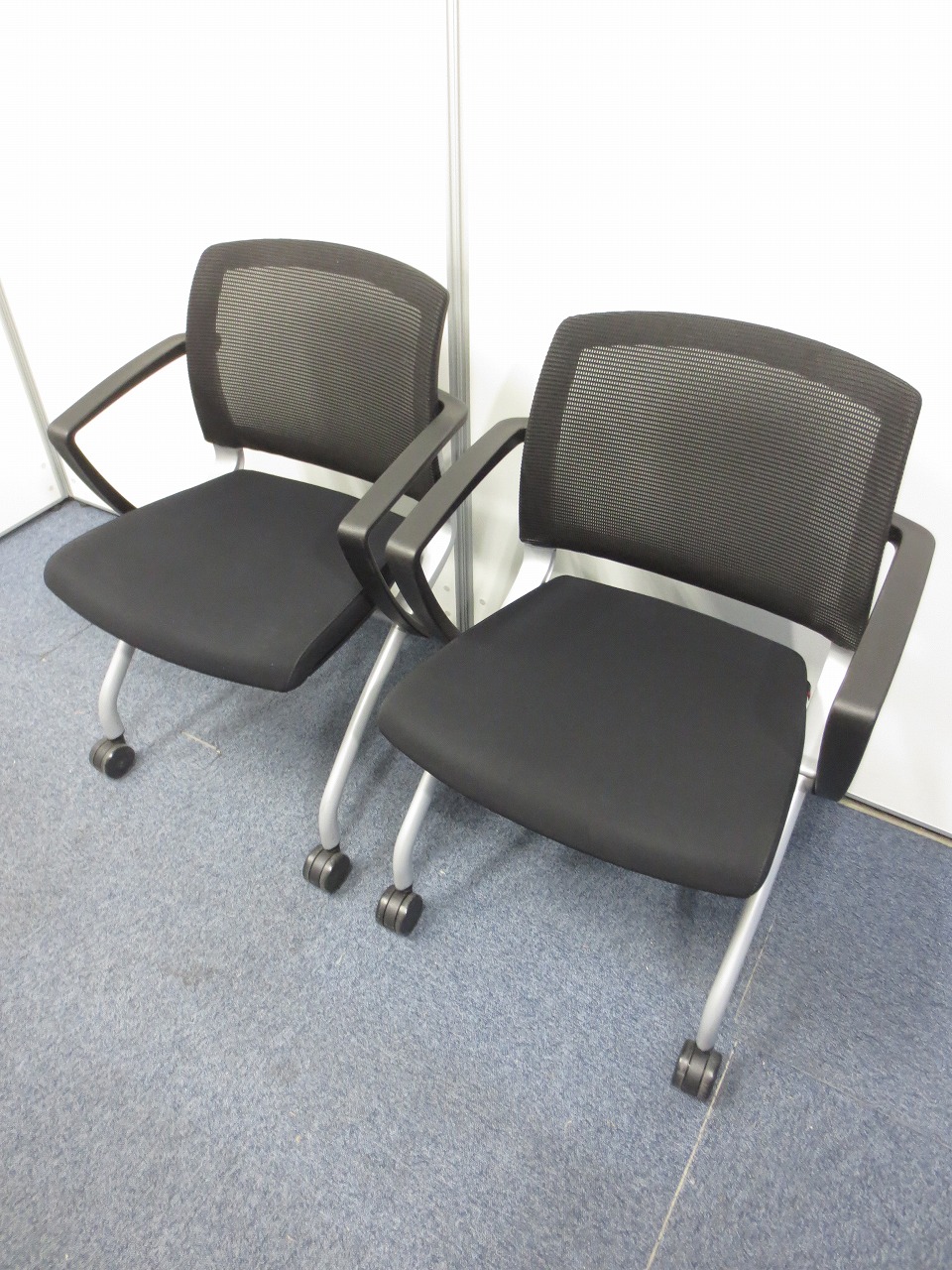 【2脚セット商品】メッシュ素材のネスティングチェアを2脚セットでご提案！単品購入よりちょっとお徳！
                        -
                                    中古
            