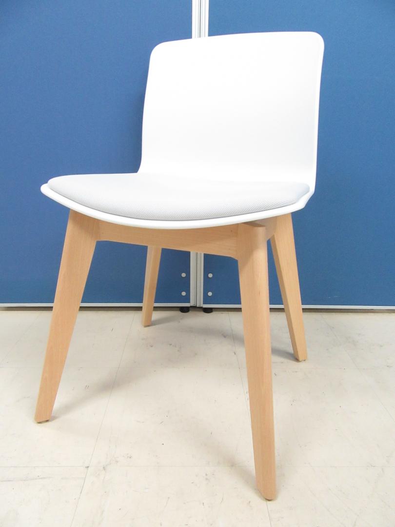 [倉庫在庫][20脚入荷!!][未使用品‼]内田洋行(UCHIDA) ricco ミーティングチェア■オフィス～休憩スペース～自宅まで幅広く使えます‼今トレンドのホワイトカラー‼
                        ricco
                                    中古
            