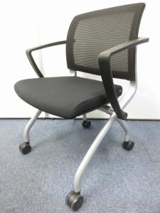 【倉庫在庫】座面跳ね上げ式のネスティングチェアが大量入荷！　■　人気の背面メッシュタイプです！
                        -
                                    中古
            