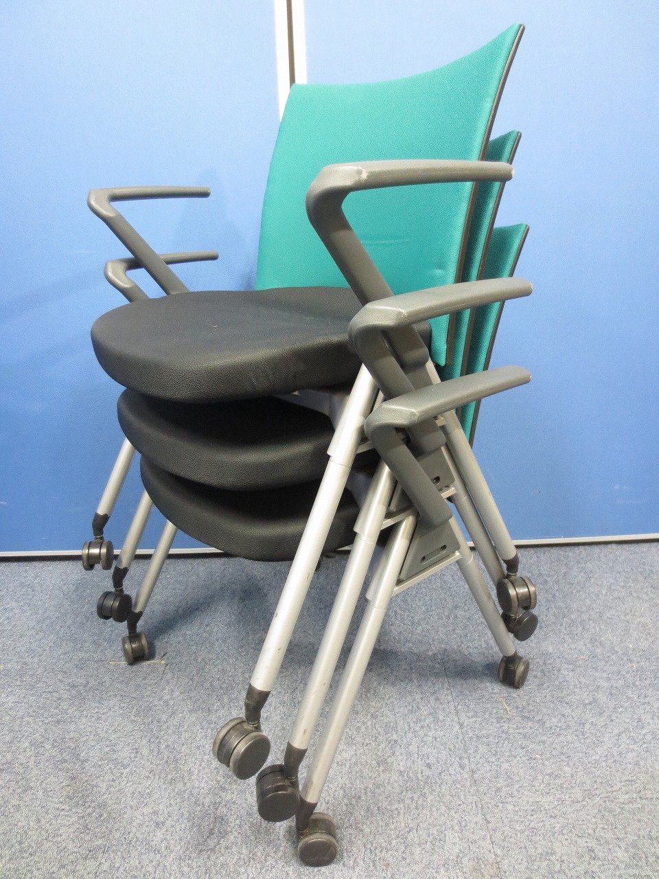 【3脚セット商品】国産メーカーの会議用チェア！スタックタイプｊのチェアをセット提案！
                        その他シリーズ
                                    中古
            