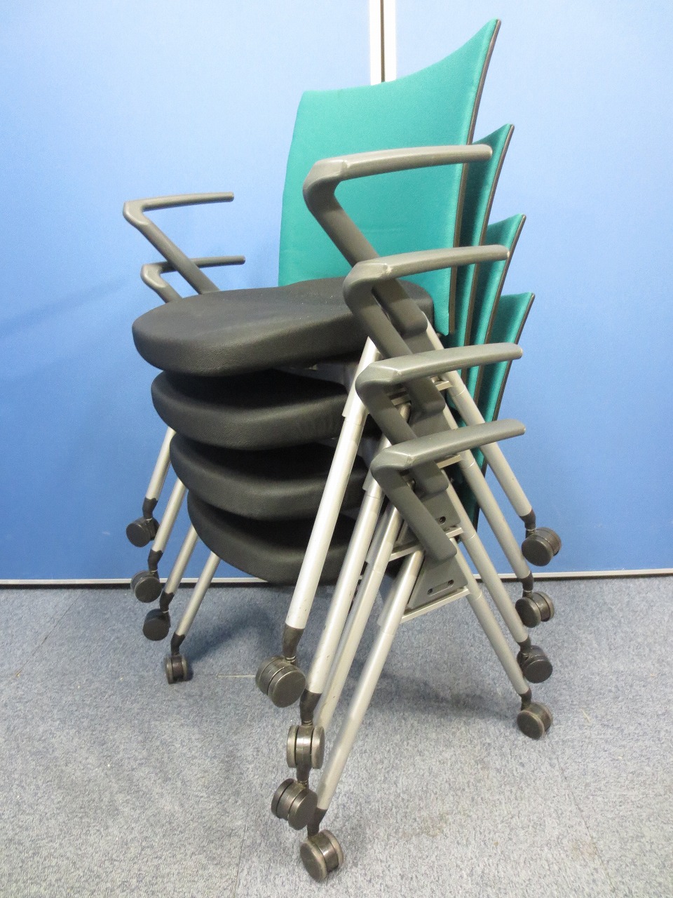 【4脚セット商品！】国産メーカーの会議用チェアが4脚セット！単品購入よりもセットで10％オフ！
                        その他シリーズ
                                    中古
            