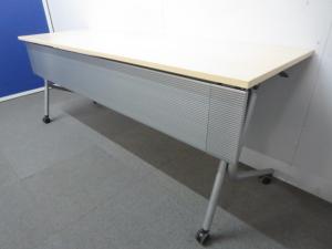 【倉庫内在庫品】幕板パネル付テーブル15台入荷！【オカムラ製サイドスタックテーブル】
                        ネスティア
                                    中古
            