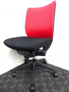 【倉庫内在庫品】【スタイリッシュデザイン！】オカムラ｜ヴィスコンテチェア｜レッド×ブラック 【さいたま店在庫品】
                        ヴィスコンテ
                                    中古
            