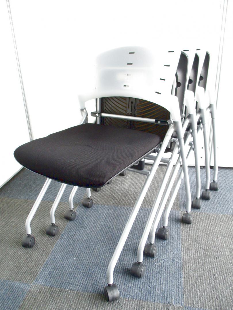 [倉庫在庫]【4脚セット‼】イトーキ(ITOKI) MANOSS(マノス)チェア　背パッド無■落ち着いたカラーの会議用チェアです!![ネスタブル]
                        マノス
                                    中古
            