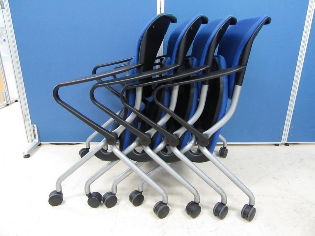【倉庫内在庫品】オカムラのネスティングチェア4脚セット！【セットなら10%OFF！】
                        トーションライン
                                    中古
            