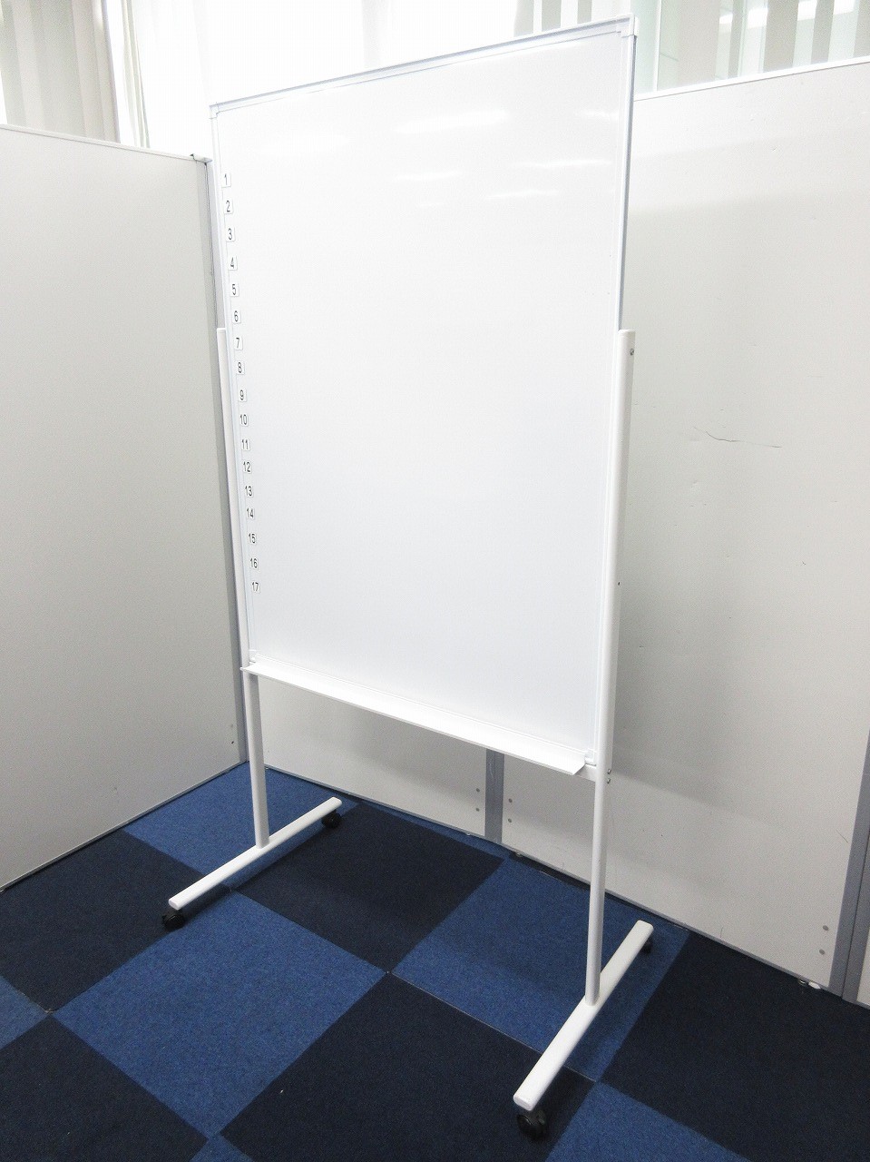 【超格安ホワイトボードが入荷！！】自立式片面ホワイトボードがご必要な方必見です！！
                        -
                                    中古
            