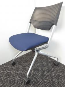 【倉庫在庫品】エラストマーバックの感触が気持ちいい！高級感のあるミーティングチェア【さいたま店在庫】

                        その他シリーズ
                                    中古
            