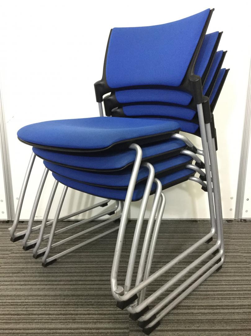 【4脚セット】マノスチェアロット入荷致しました！スタイリッシュなデザインが人気です！

                        マノス
                                    中古
            