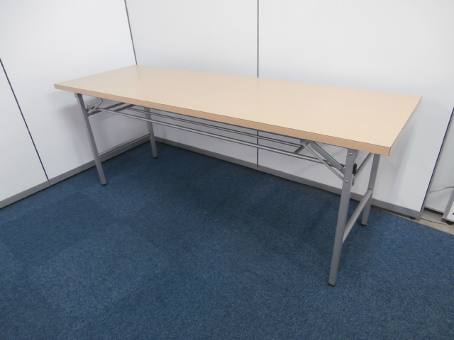 【４台限定入荷！！】ナチュラル色の折畳みテーブルの入荷！！
                        -
                                    中古
            