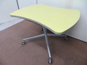 【倉庫内在庫品】【ユニークなキャスター付きテーブル】【オフィスを華やかにいかがですか】176673
                        アットラボ
                                    中古
            