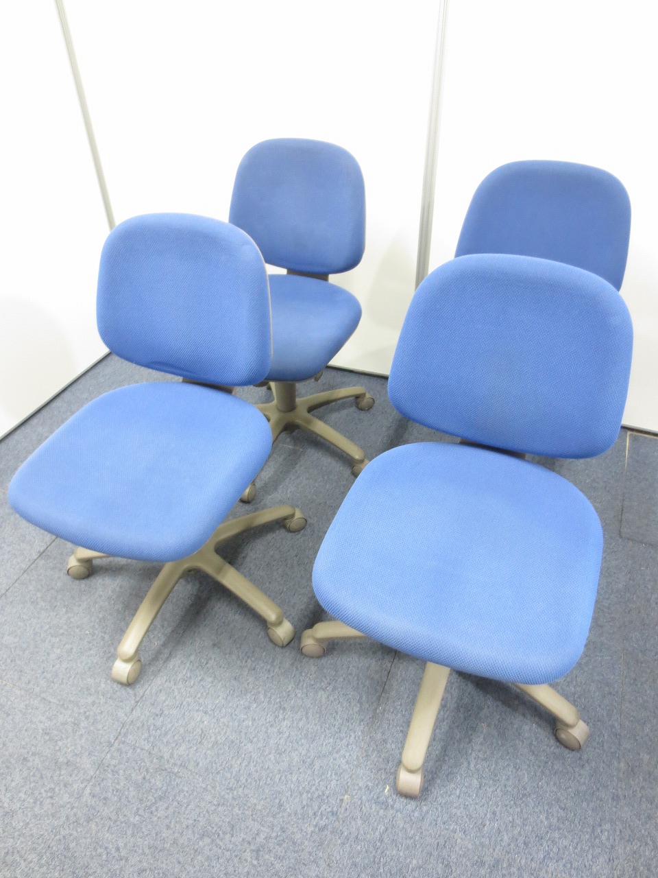 【4脚セット商品！】まとめ買いでお徳価格！オカムラ製SXチェア大量入荷！
                        SX
                                    中古
            