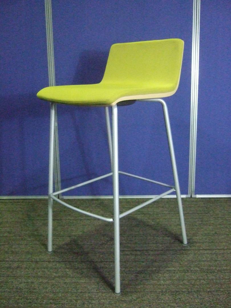 オカムラAlt Cafeシリーズ！ライムグリーンカラーのミーティングチェア！！
                        その他シリーズ
                                    中古
            