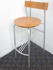【倉庫在庫品】【状態良好!!】【カウンターチェア】■ナチュラル■シルバー■コクヨ製■カウンターはもちろん！ちょっとしたリビングのインテリア家具としてもおすすめでございます!!【さいたま店在庫品】
                        その他シリーズ
                                    中古
            