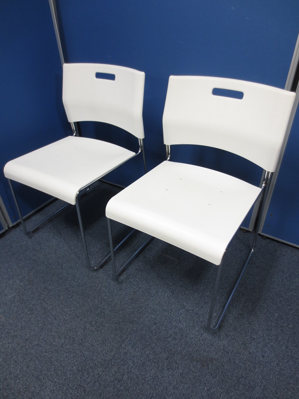 【2脚セット商品】汚れに強いヌードタイプのスタッキングチェア！塩素にも強いので海際地域にもおすすめ！
                        -
                                    中古
            