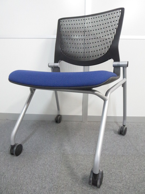 ■グラータチェア　ブルー【Okamura　Grata】■オカムラ製　ネスティングチェア【水平スタッキング】
                        グラータ
                                    中古
            