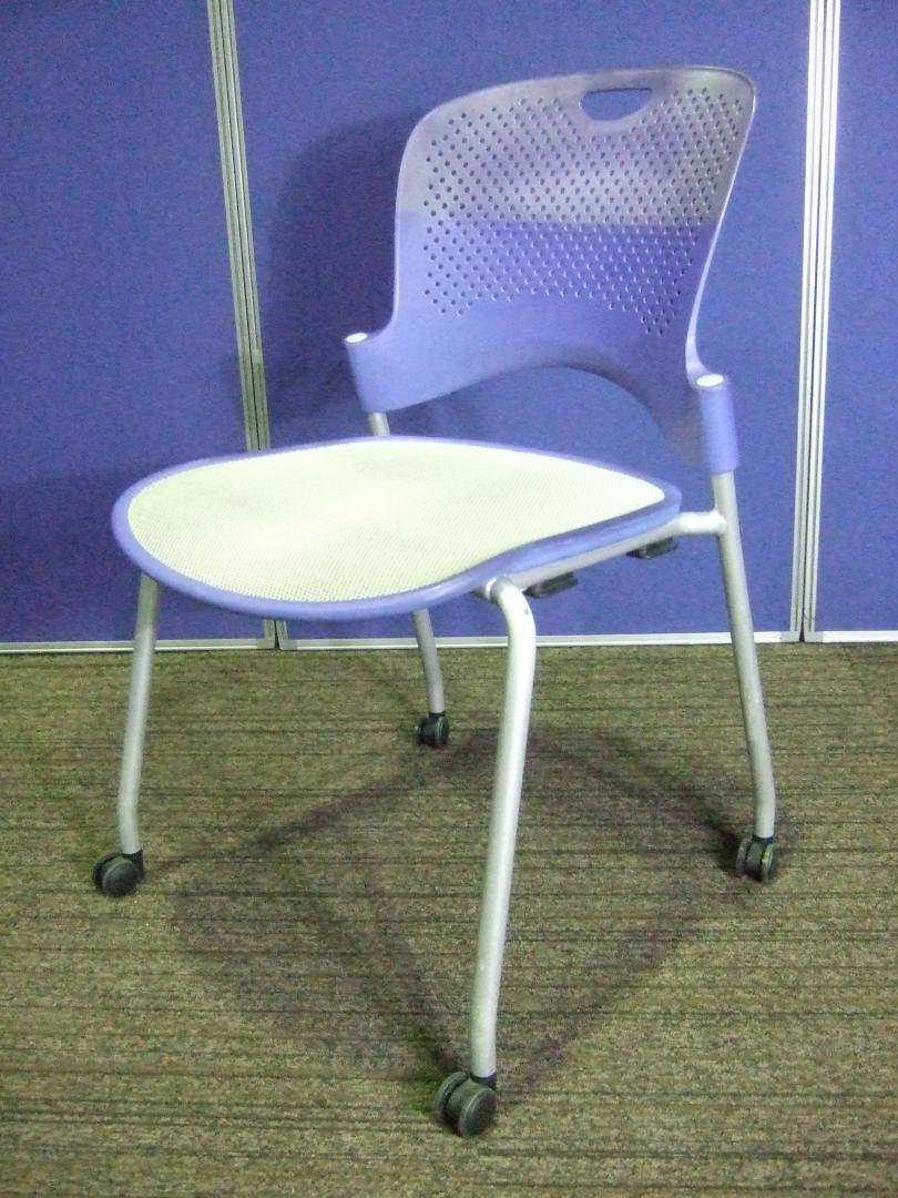 ［通常価格8500円］ハーマンミラーのケイパーチェア！！背もたれが日焼けある為、お手頃価格にてご提供します！！


                        その他シリーズ
                                    中古
            