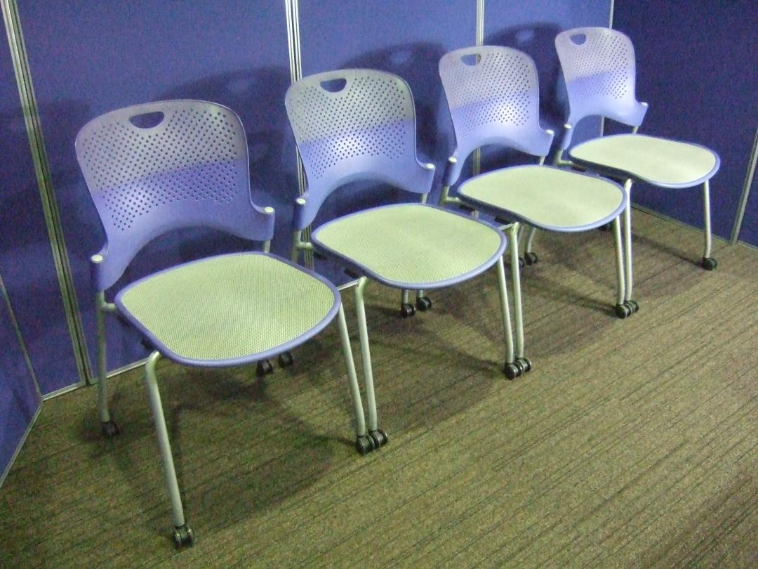 ［通常価格20,000円］ハーマンミラー ケイパーチェア4脚セット！日焼け商品の為、お手頃価格にてご提供！！
                        その他シリーズ
                                    中古
            