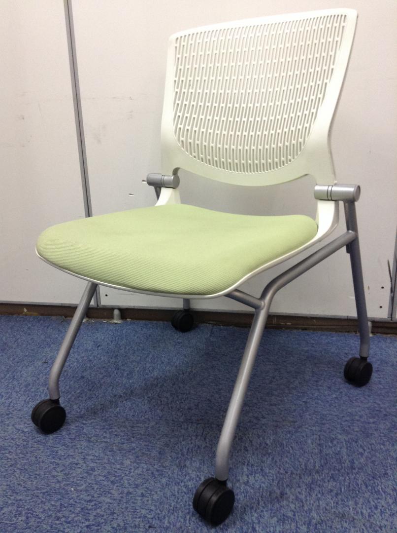 【岡村製作所】グラータチェア｜人気の薄いグリーン【KT在庫】
                        グラータ
                                    中古
            