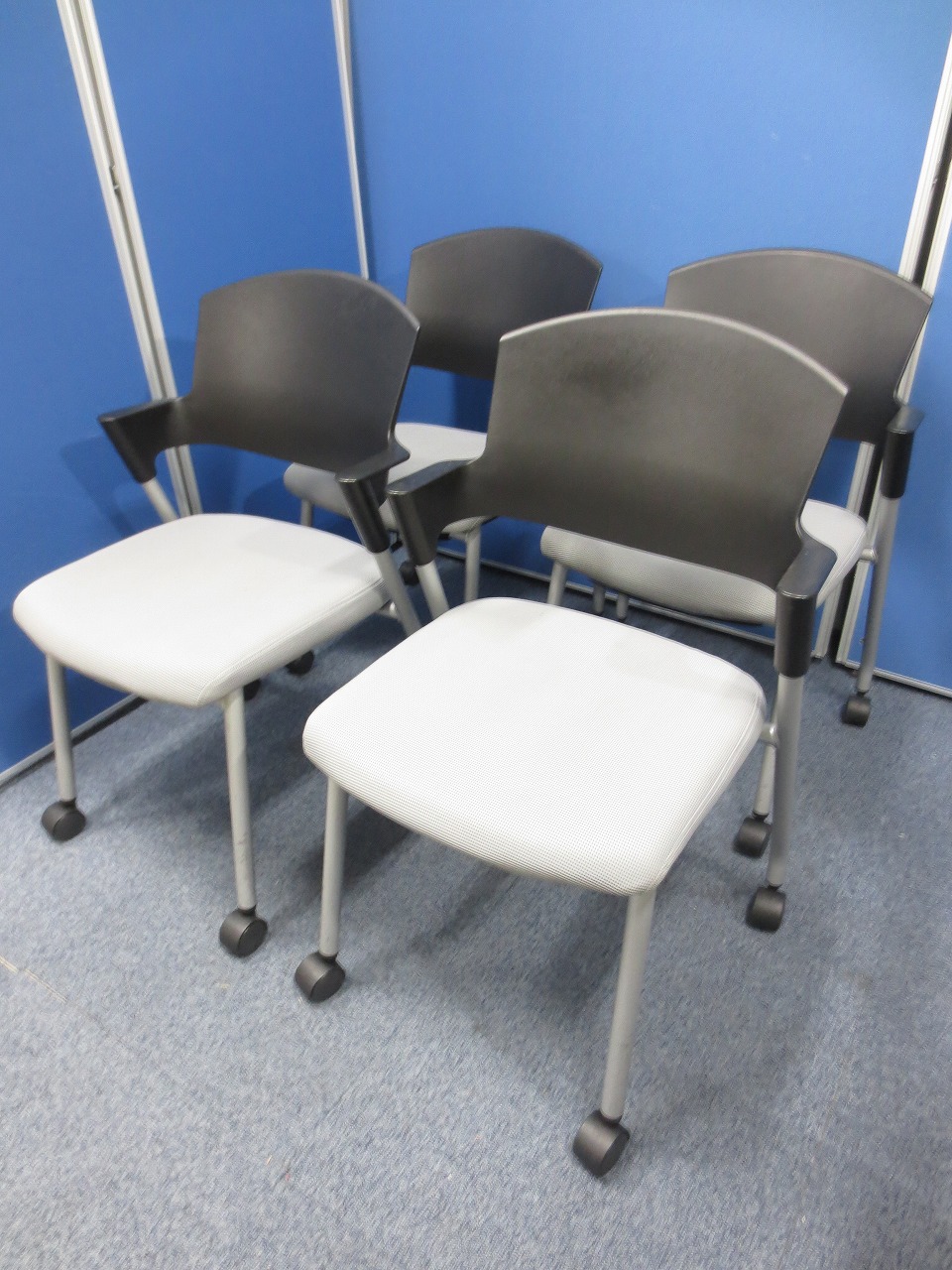 コクヨ製プロッティチェア4脚セット！！
                        プロッティ
                                    中古
            