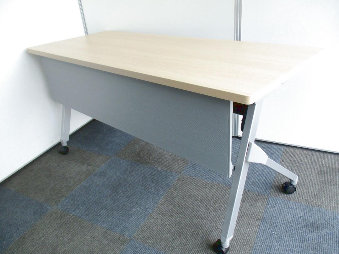 【会議室・セミナーの際にぴったり！】オカムラ製のスタックテーブル！【ナチュラルカラー！】
                        フラプター
                                    中古
            