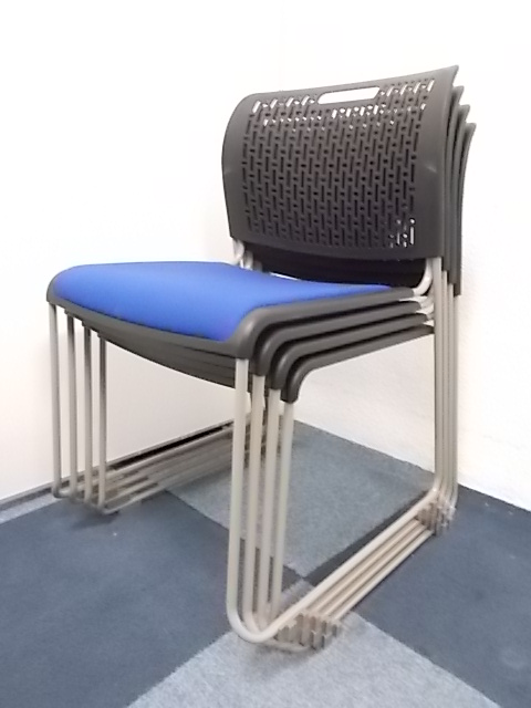 【4脚セット】スタッキングチェア　ブルー　【ミーティングチェア】【会議椅子】■LIONシリーズ【ライオン事務器】 
                        その他シリーズ
                                    中古
            