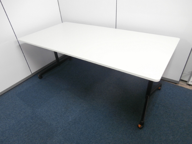 【３台限定！！】サイドスタックテーブルの入荷です！！
                        その他シリーズ
                                    中古
            