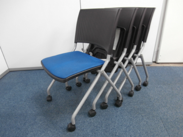 【１セット限定！！】４脚セット！！ネスティングチェア！！！
                        その他シリーズ
                                    中古
            