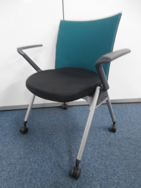 【４脚限定入荷！！】肘付ミーティングチェアの入荷です！！
                        その他シリーズ
                                    中古
            