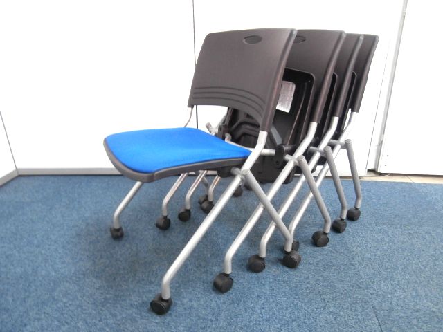 【４脚セット！！座面が折り畳めるネスティングチェア】■１０セット限定　■おつとめ品
                        -
                                    中古
            
