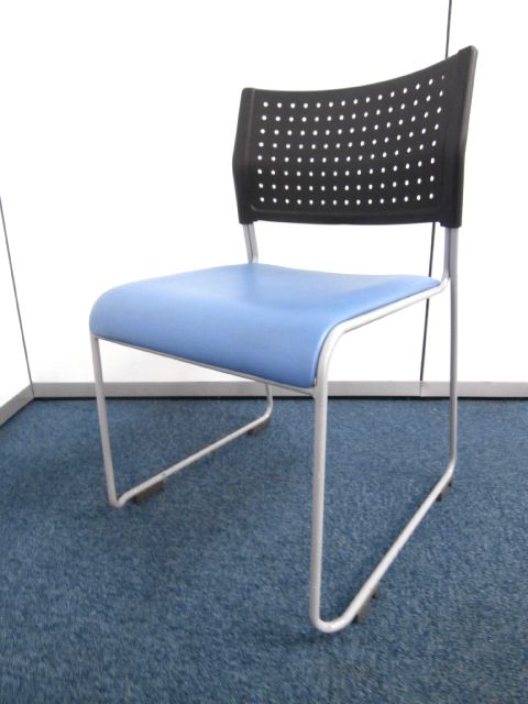 【人気商品！！ブラック×ブルー色】■チトセ　■４脚限定　■おつとめ品
                        -
                                    中古
            