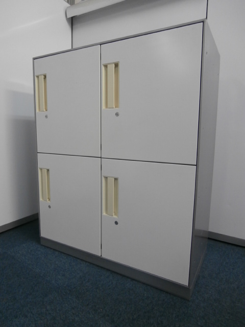 【おつとめ品】４台限定入荷！！多目的ロッカー４分割！！
                        その他シリーズ
                                    中古
            