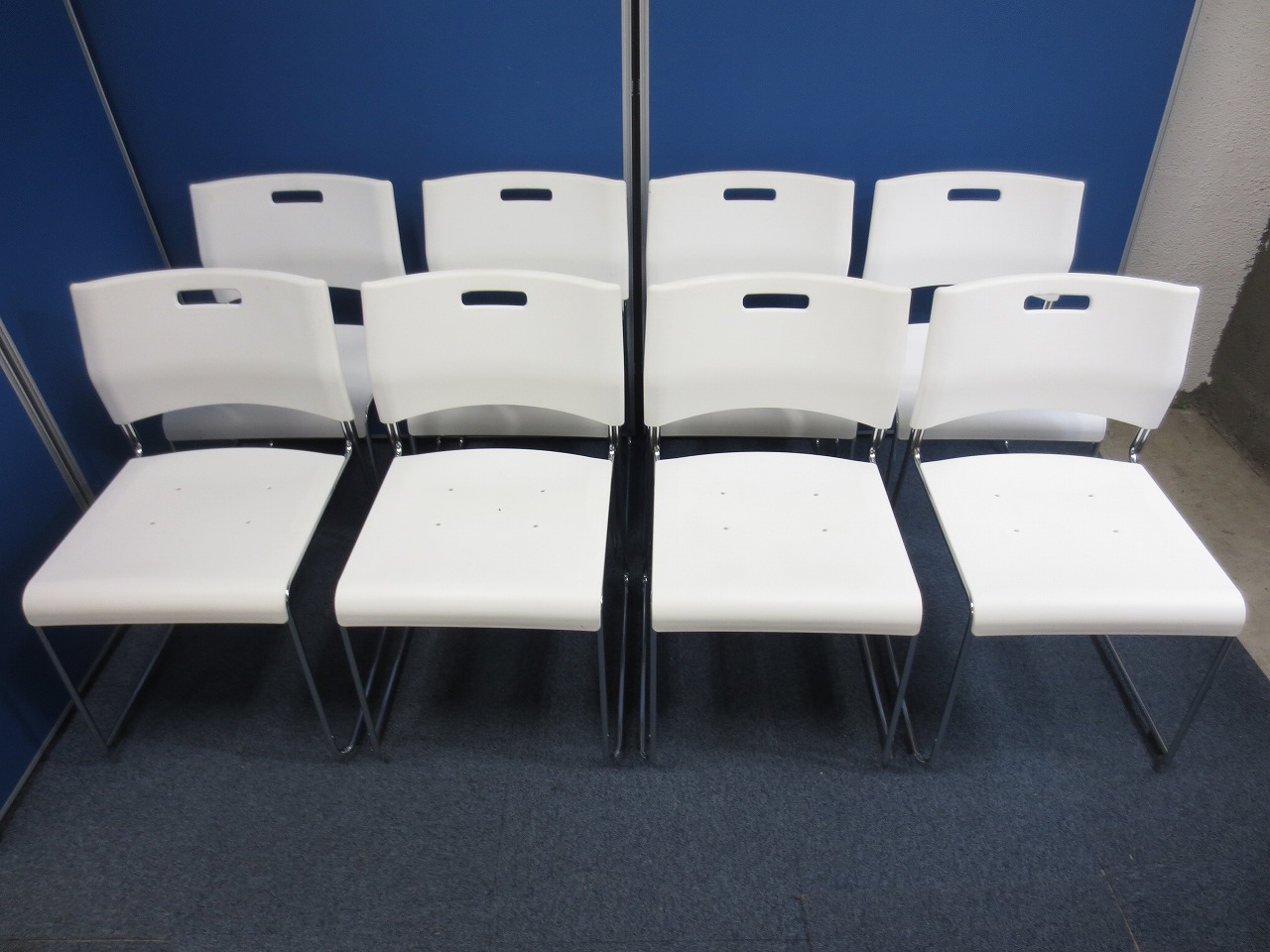 スタッキングチェア８脚セット！　まとめ買いで３０％お得！！
                        その他
                                    中古
            