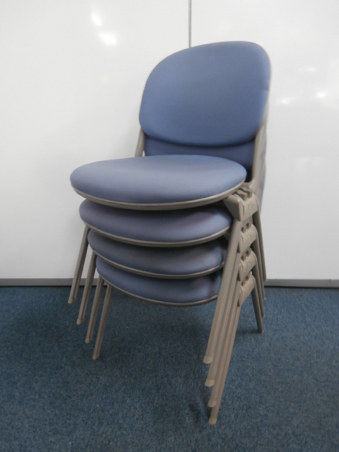 【２セット限定入荷！！】４脚セット！座り心地は流石ですね！！
                        その他シリーズ
                                    中古
            