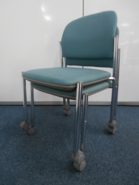 【おつとめ品！！】２脚セット！！キャスターが付いてラクラク！！
                        その他シリーズ
                                    中古
            