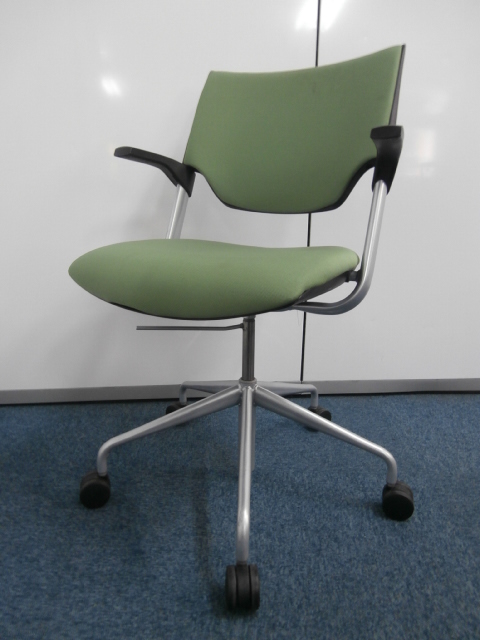 【２脚限定入荷！！】グリーンのミーティングチェアの入荷！！
                        その他シリーズ
                                    中古
            
