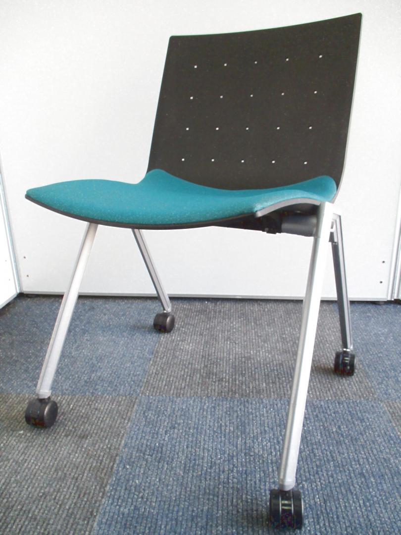 【重ねて収納可能！】内田洋行のスタッキングチェア！【便利なキャスター付！】
                        MX-260
                                    中古
            