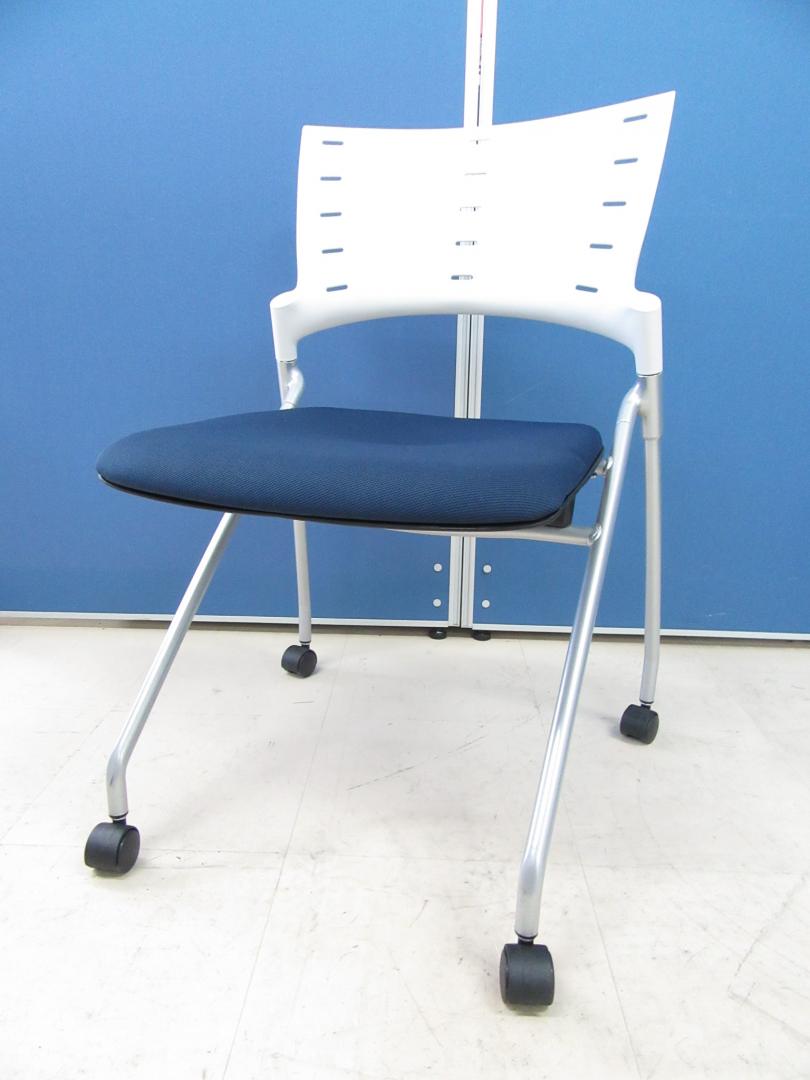 [ネイビーブルー(B2)]イトーキ(ITOKI) MANOSS(マノス)チェア　背パッド無■落ち着いたカラーの会議用チェアです!![ネスタブル][2014～2015年製‼]
                        マノス
                                    中古
            