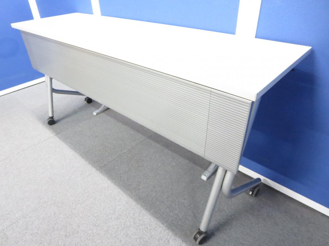 【商品入替に伴い今だけお得！】■オカムラ　ネスティアシリーズ■サイドスタックテーブル（W1800×D600mm）
                        その他シリーズ
                                    中古
            