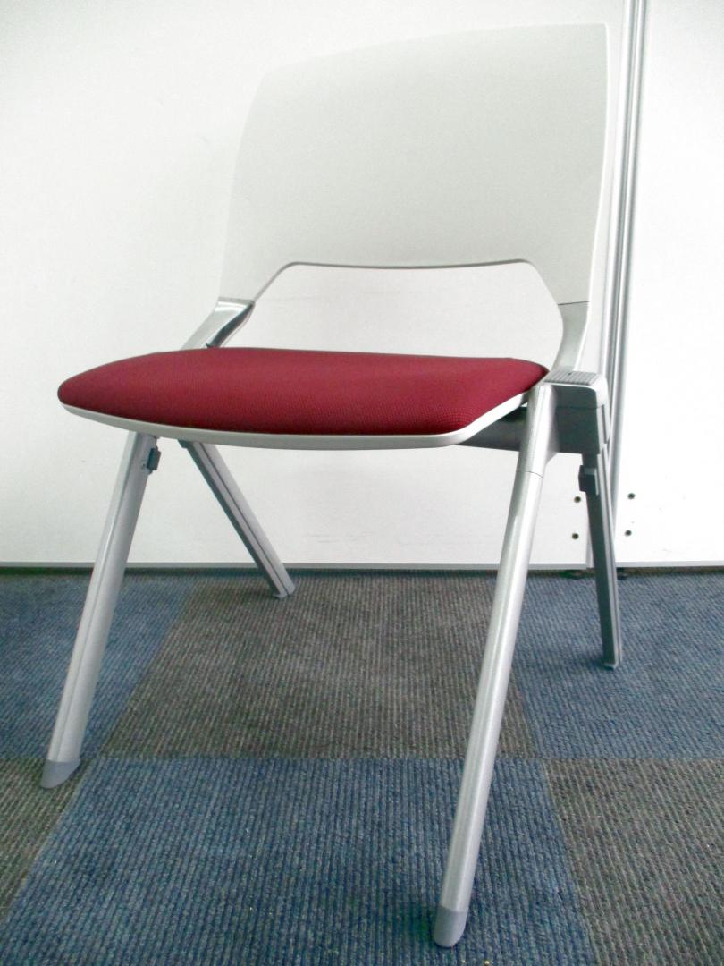 【未使用品の入荷！】内田洋行のスタッキングチェア！【女性に人気です！】
                        その他シリーズ
                                    新古品
            