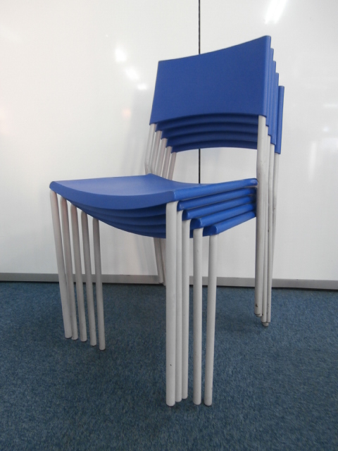 【１セット限定！！】５脚セット！！珍しいプラスチック製！！
                        -
                                    中古
            