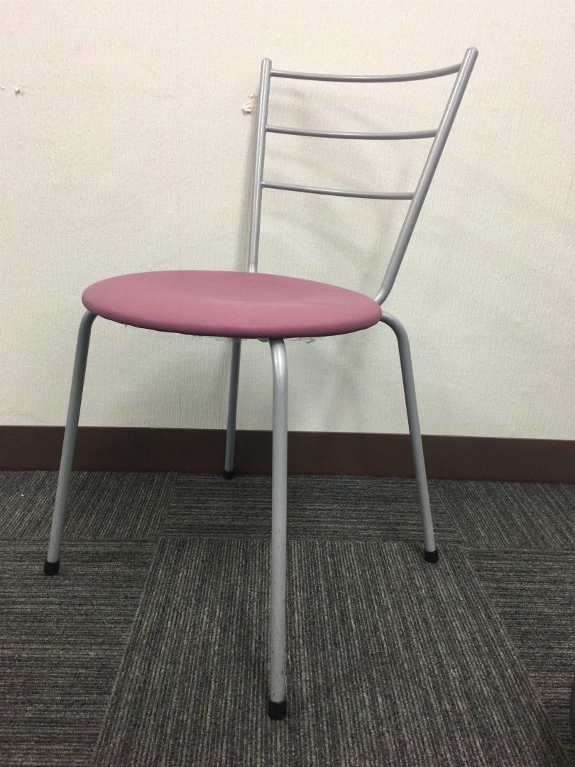 【倉庫在庫品】重ねてコンパクトに収納！コクヨ製ミーティングチェア【立川店在庫品】
                        その他シリーズ
                                    中古
            