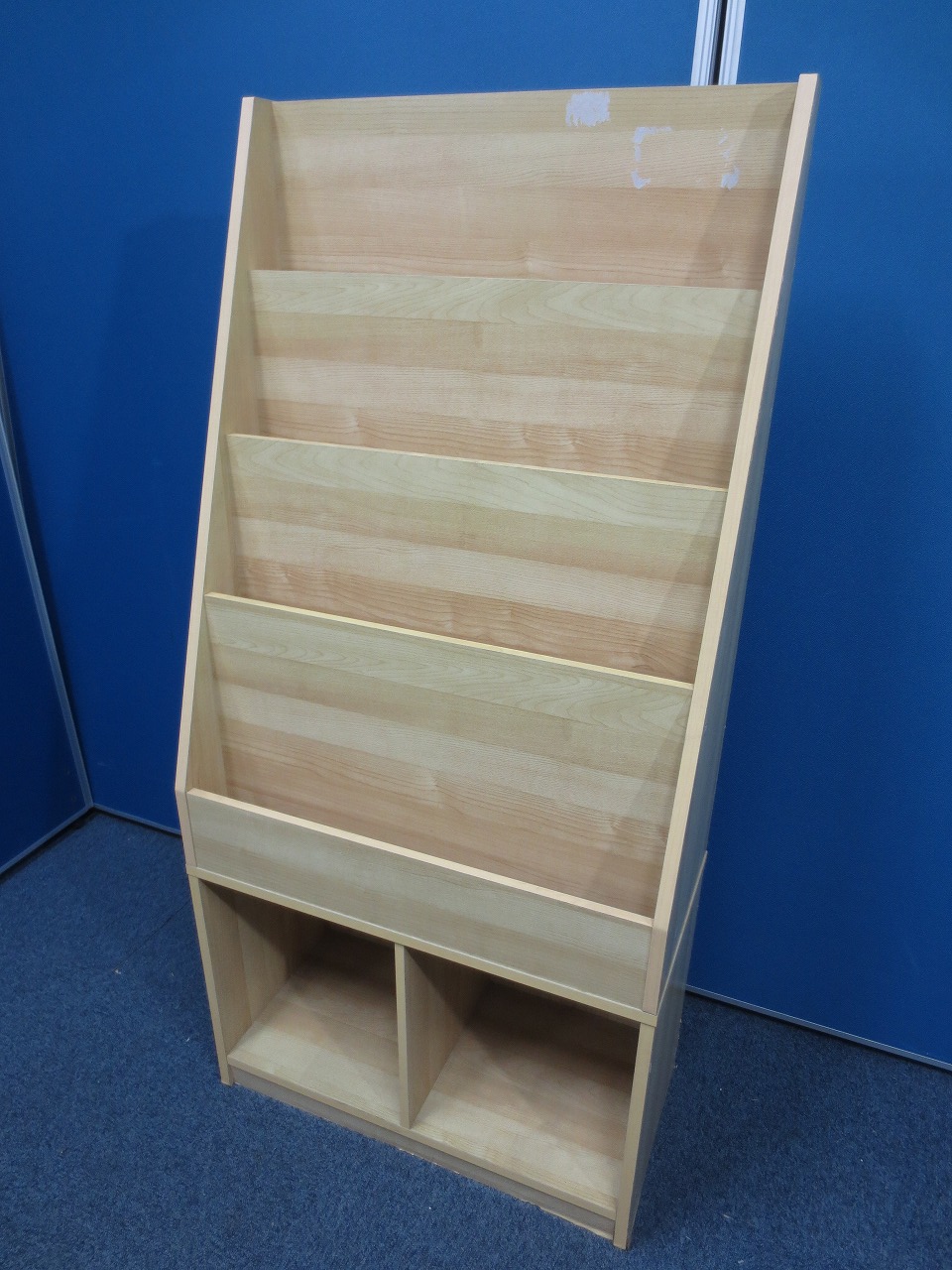 【横浜本店在庫】木目のマガジンラックです！！　オフィスに柔和な雰囲気を醸し出します！
                        その他
                                    中古
            