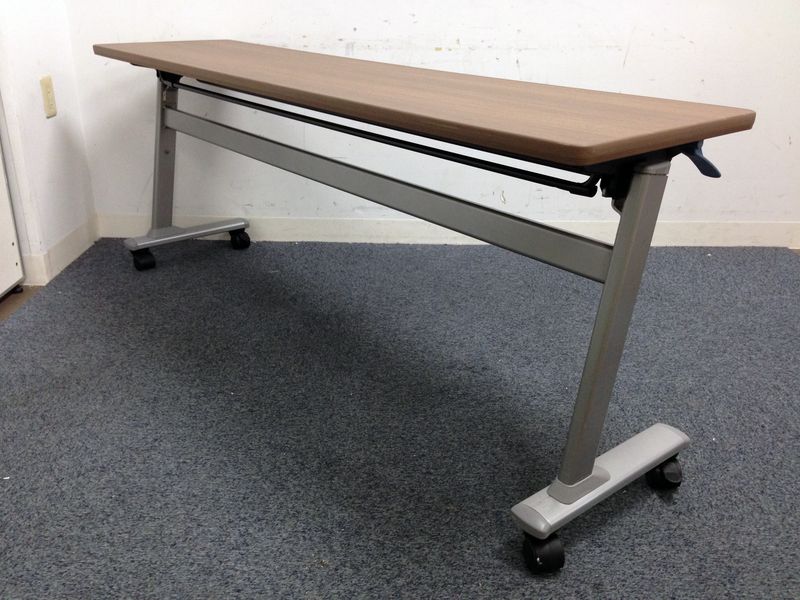 【11台入荷】ワンランク上のオフィス空間に！！【オカムラ製】落ち着きのあるダークブラウンの木目調フラップテーブル
                        L-table
                                    中古
            