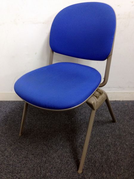 【大量入荷です！】【ちょっとオシャレなイス｜岡村製作所　トーションライン】
                        トーションライン
                                    中古
            