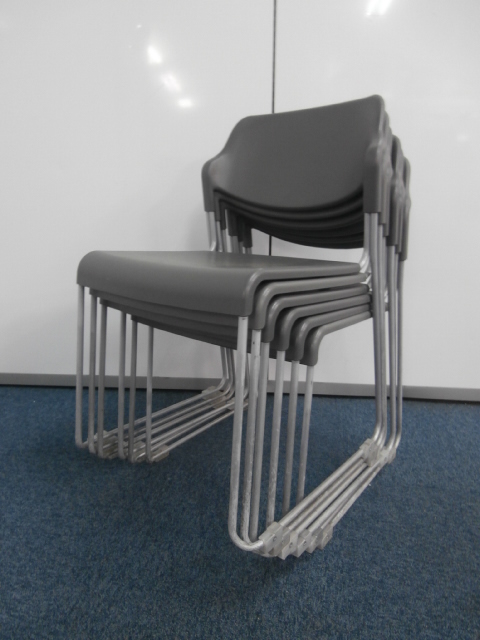 【２セット限定！！】６脚セット！！スタッキングチェア！！
                        -
                                    中古
            