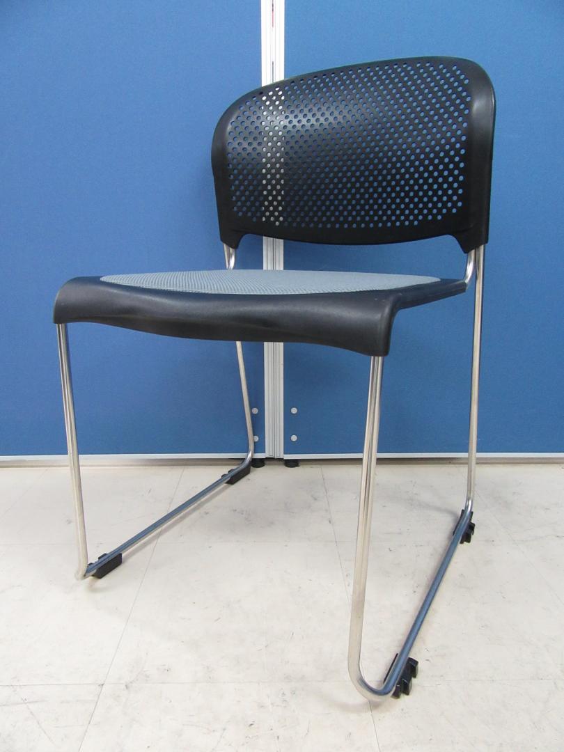 [6脚入荷!!]オカムラ(okamura) スタッキングチェア グレー■軽量で持ち運びもしやすいです!![座:布張り]
                        その他シリーズ
                                    中古
            